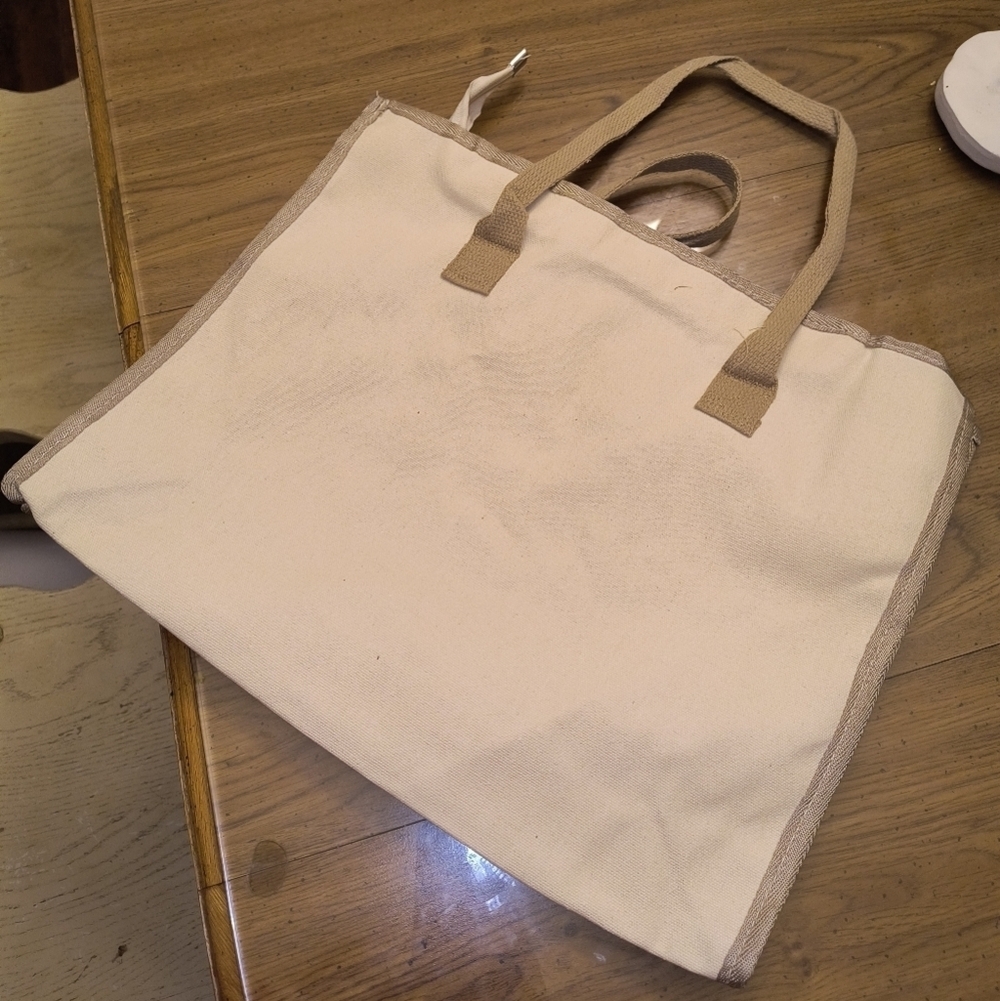 Women’s Cute Hello Kitty Cream Tote Bag - Picture 3 of 6